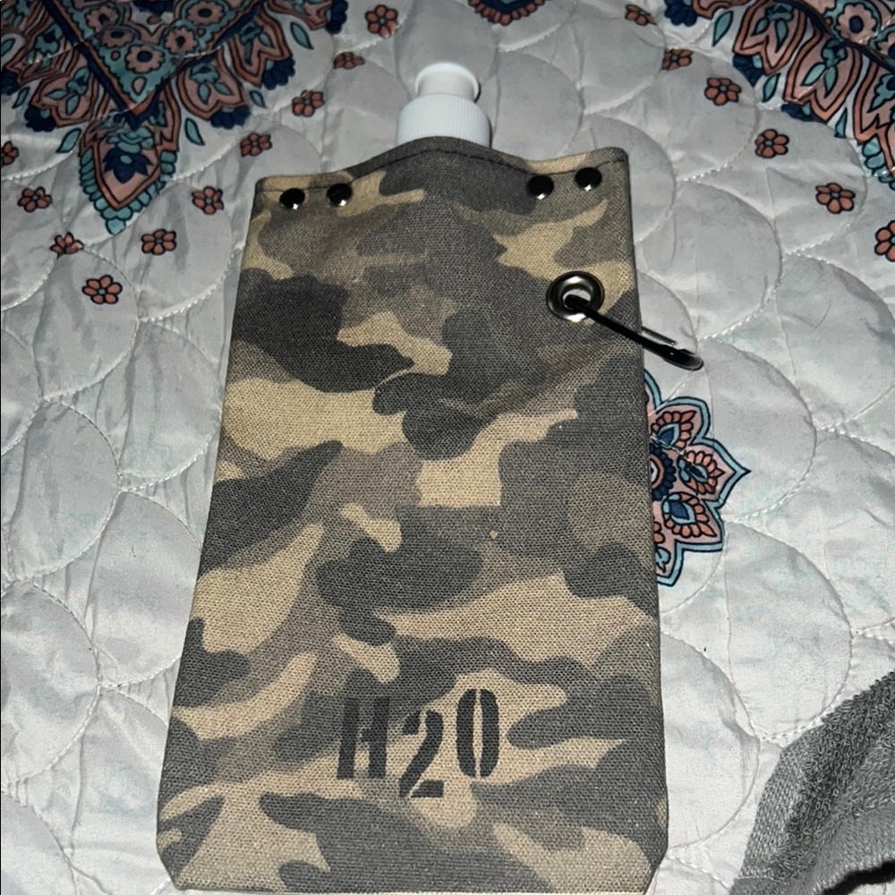 Camouflage H2O Water Bottle